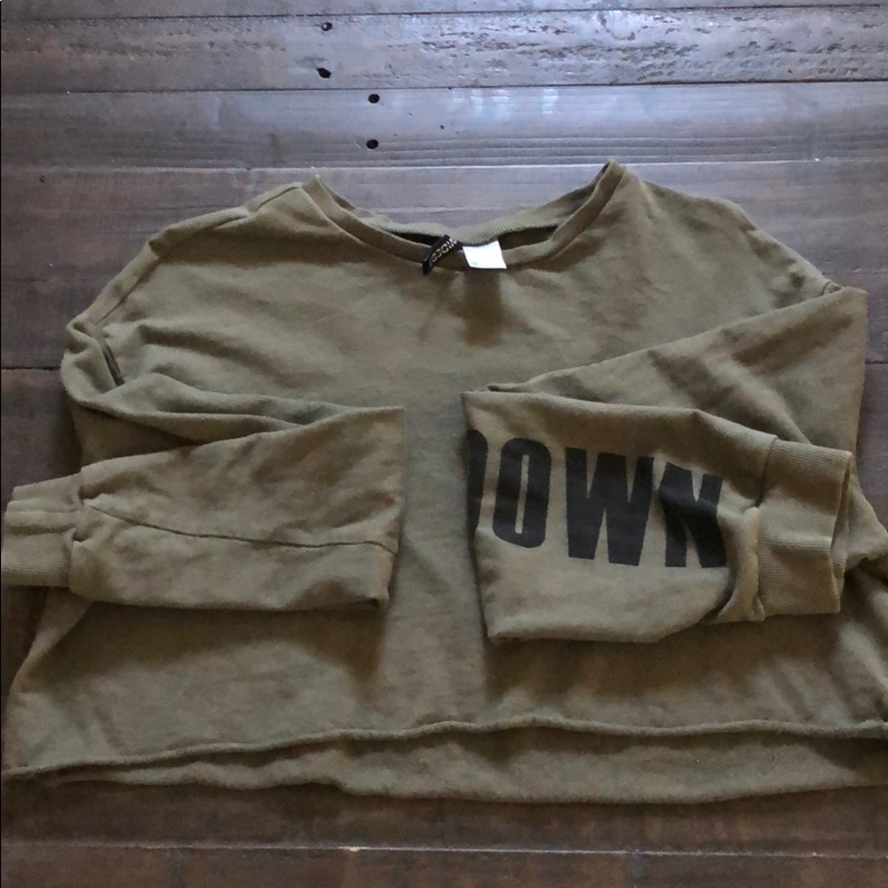 Long sleeve crop top